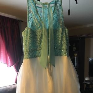 Dillard’s Mint Green & White sequence dress